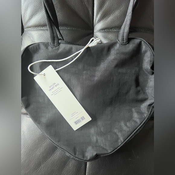 BAGGU Heart Nylon Bag 🖤 - Picture 4 of 4